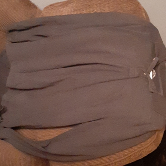 Long sleeve grey colored shirt - Picture 3 of 3